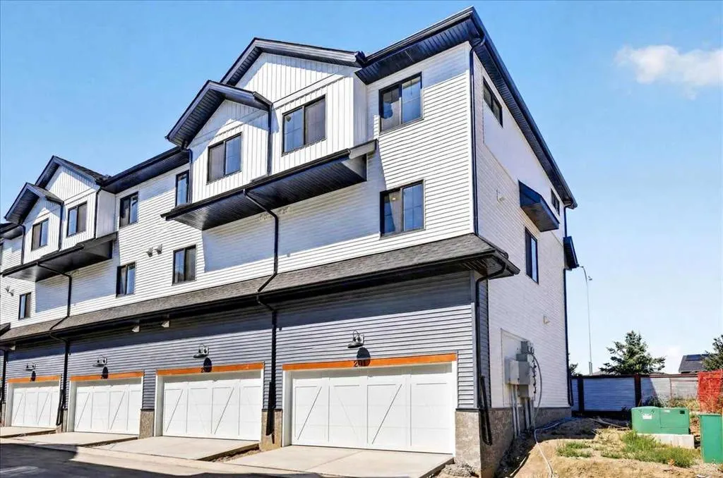 1750 Rangeview Drive SE #201
