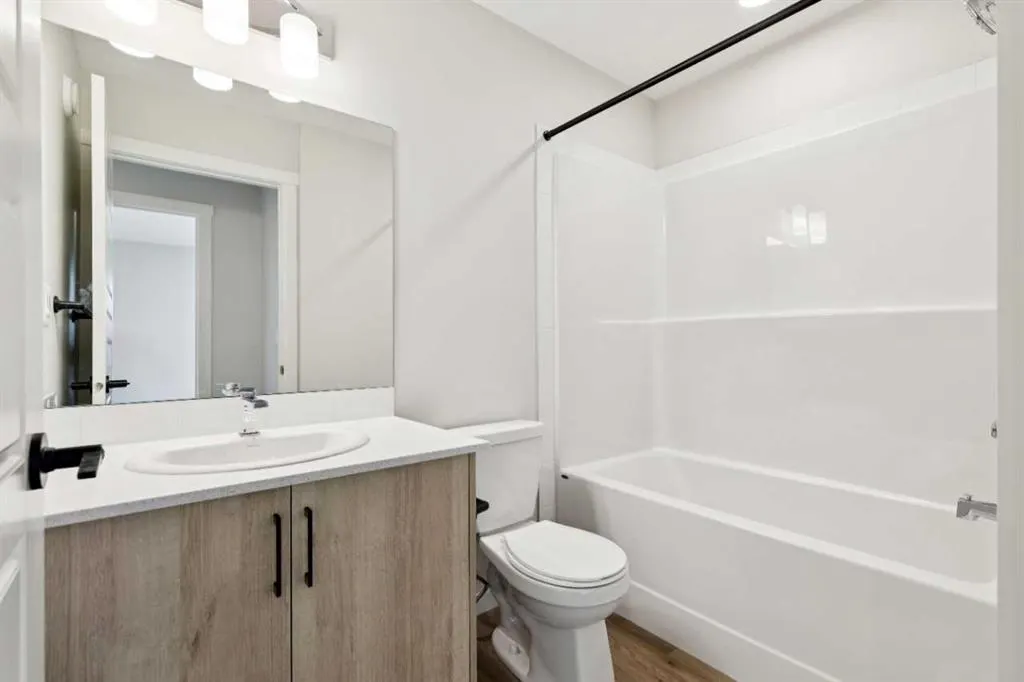 350 Mahogany Parade SE #1201