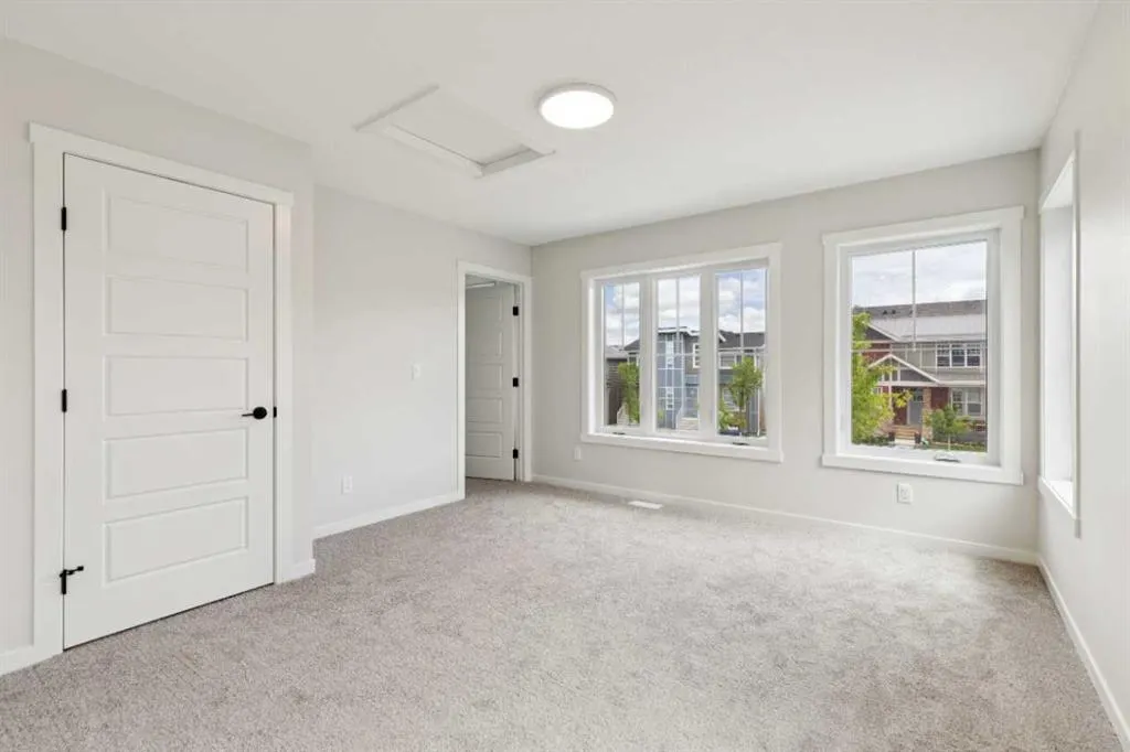 350 Mahogany Parade SE #1201