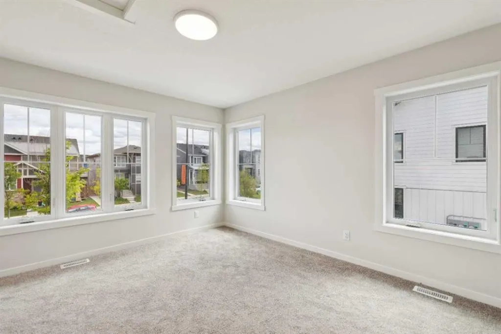 350 Mahogany Parade SE #1201