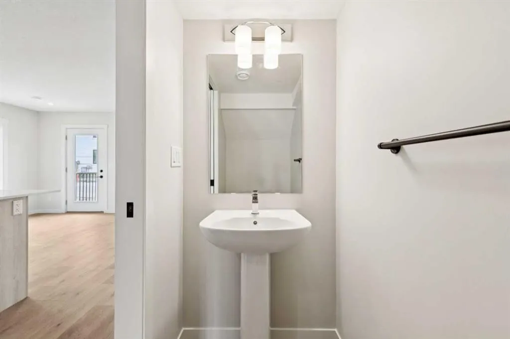 350 Mahogany Parade SE #1201