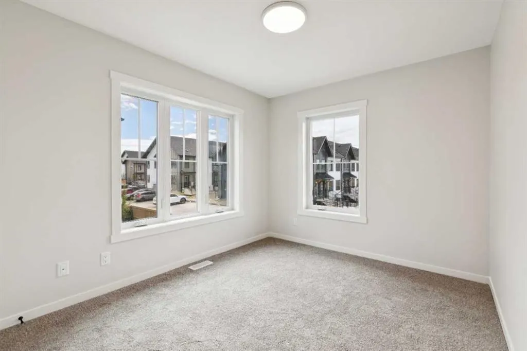 350 Mahogany Parade SE #1201