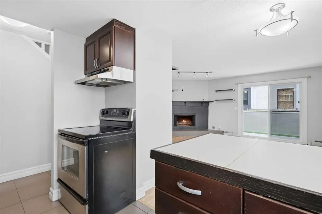 2115 35 Avenue SW #B