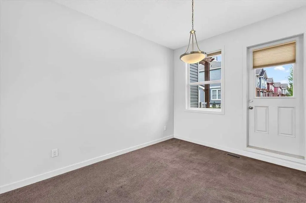 10 Auburn Bay Avenue SE #707