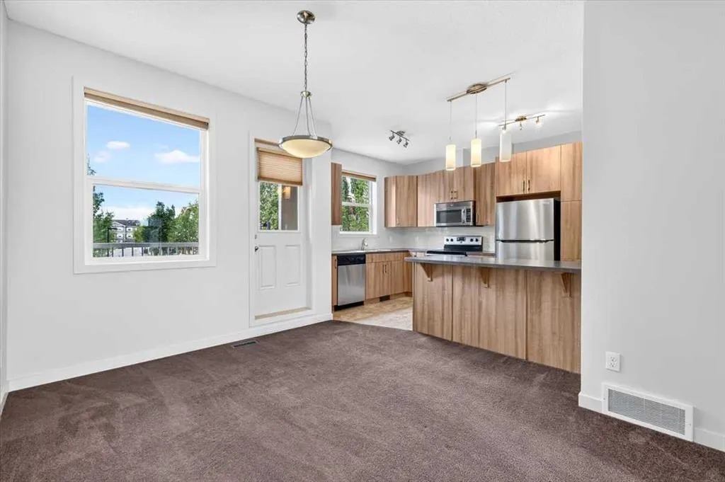 10 Auburn Bay Avenue SE #707
