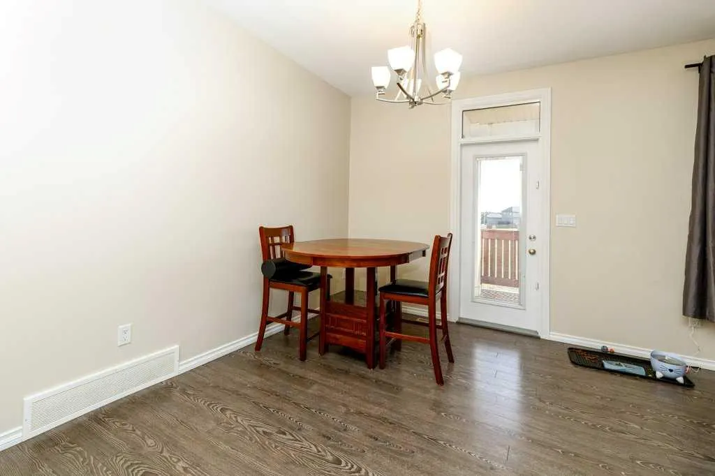 77 Alderwood Close