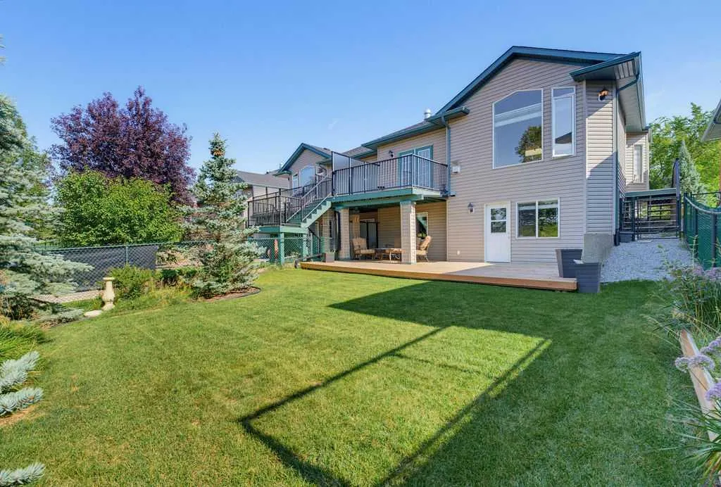 111 Invermere Close