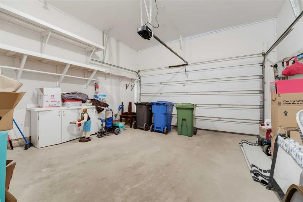 111 Invermere Close
