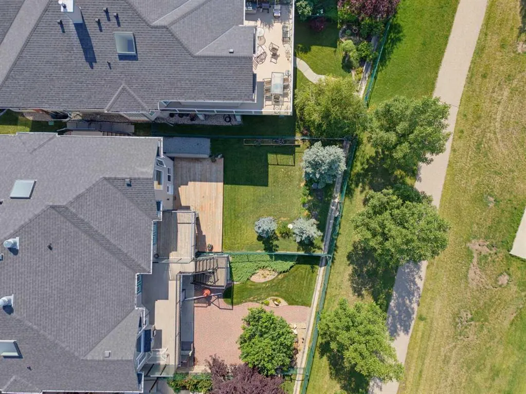 111 Invermere Close