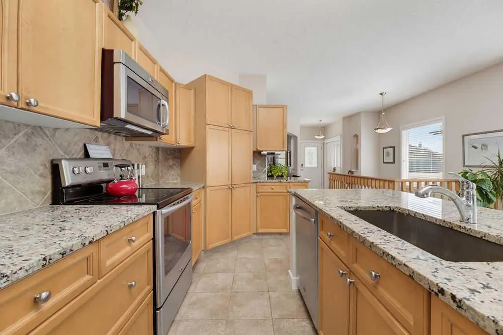 111 Invermere Close