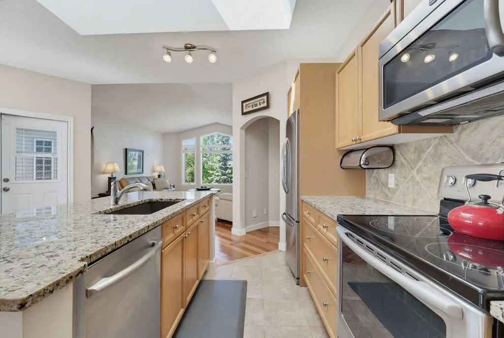 111 Invermere Close