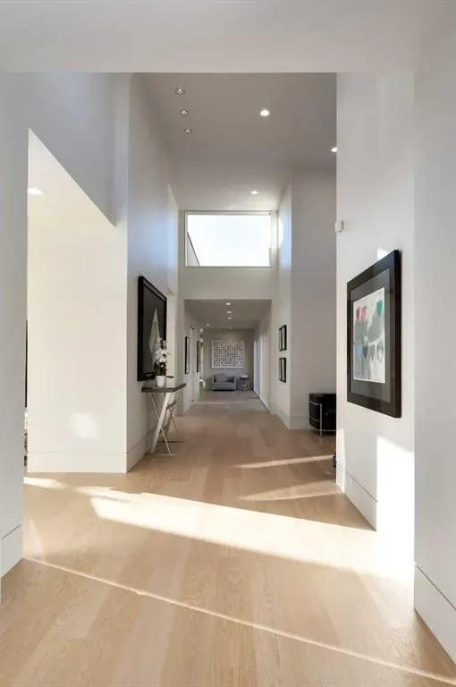 25102 Lower Springbank Road