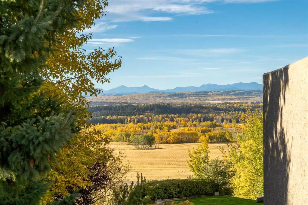 25102 Lower Springbank Road