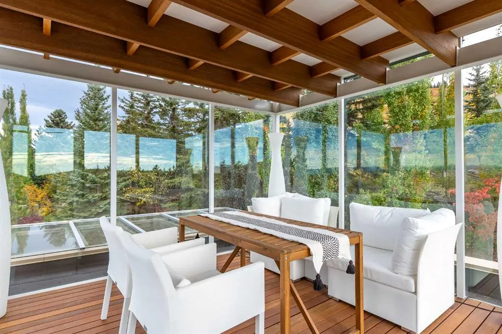 25102 Lower Springbank Road
