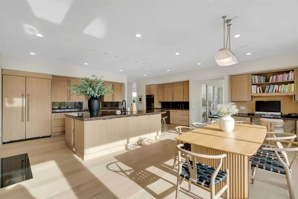 25102 Lower Springbank Road