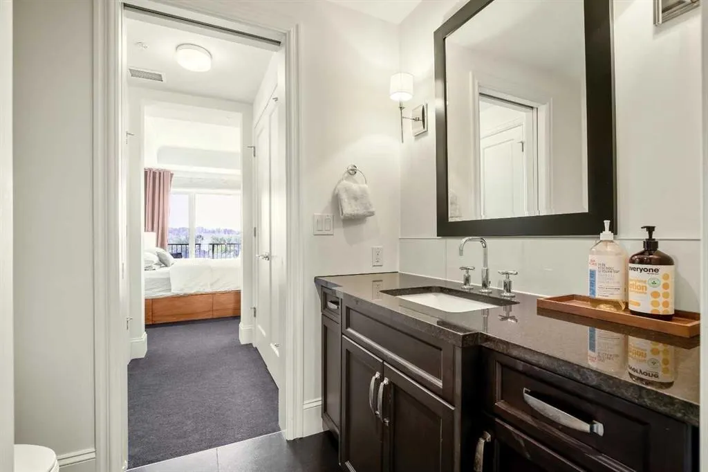 131 Quarry Way SE #401
