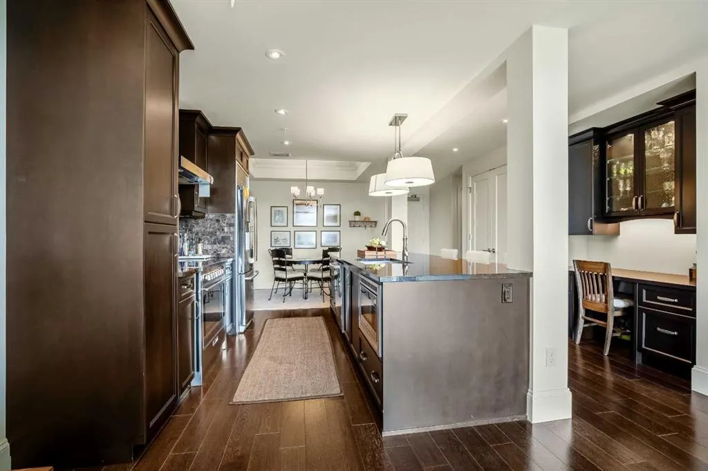 131 Quarry Way SE #401
