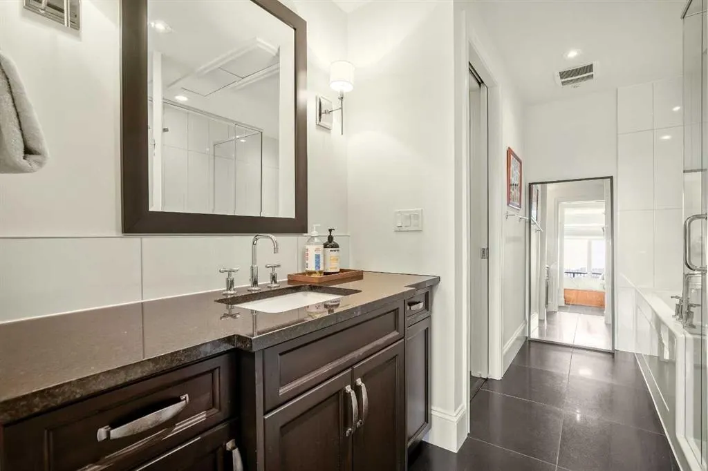 131 Quarry Way SE #401