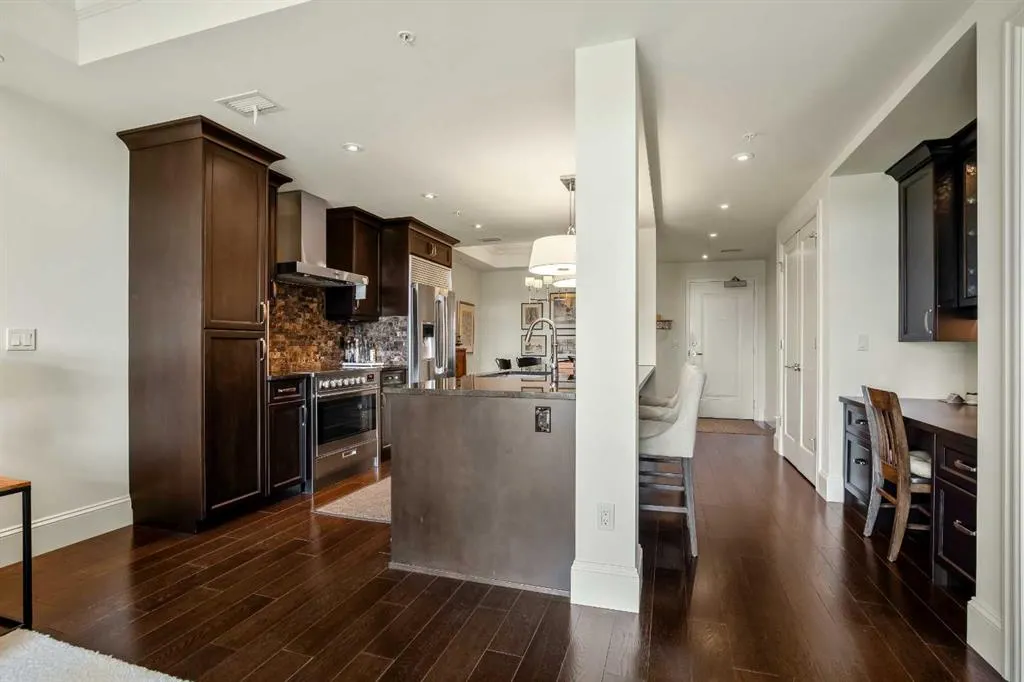 131 Quarry Way SE #401