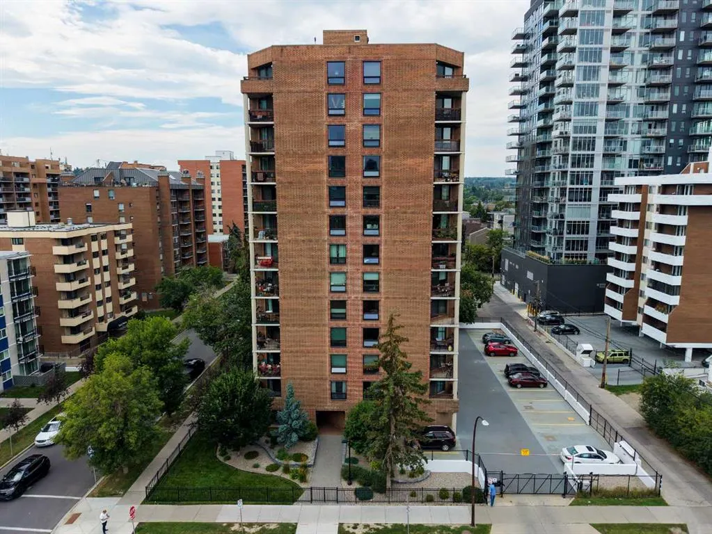 1304 15 Avenue SW #220