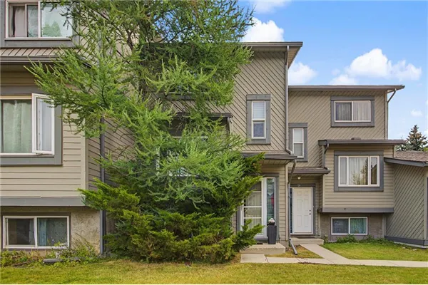 12 Templewood Drive NE
