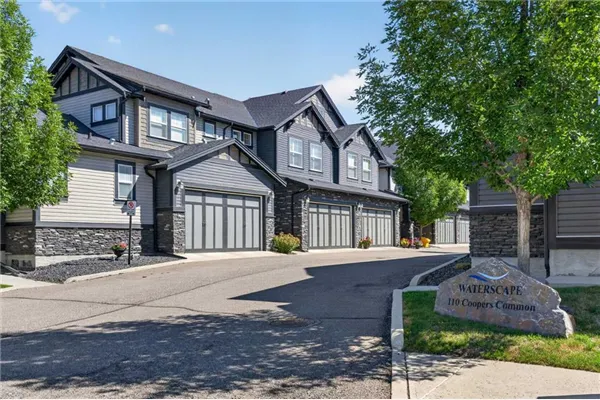 110 Coopers Common SW