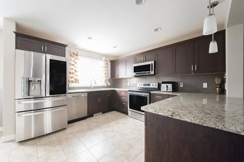 240 Comeau Crescent