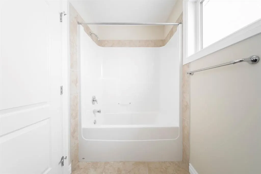 240 Comeau Crescent