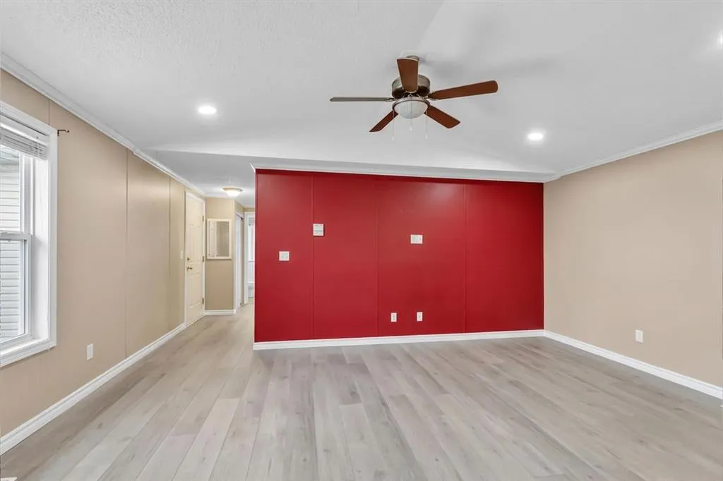 188 McKinlay Crescent
