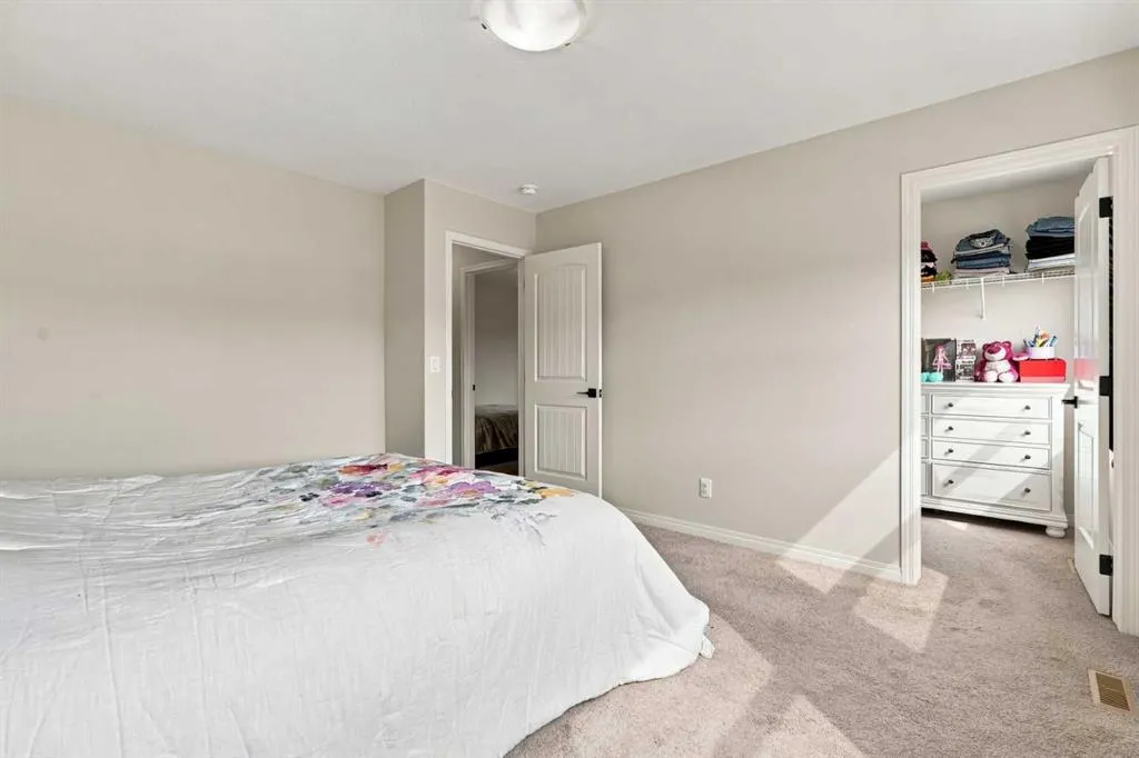 108 Homestead Close NE