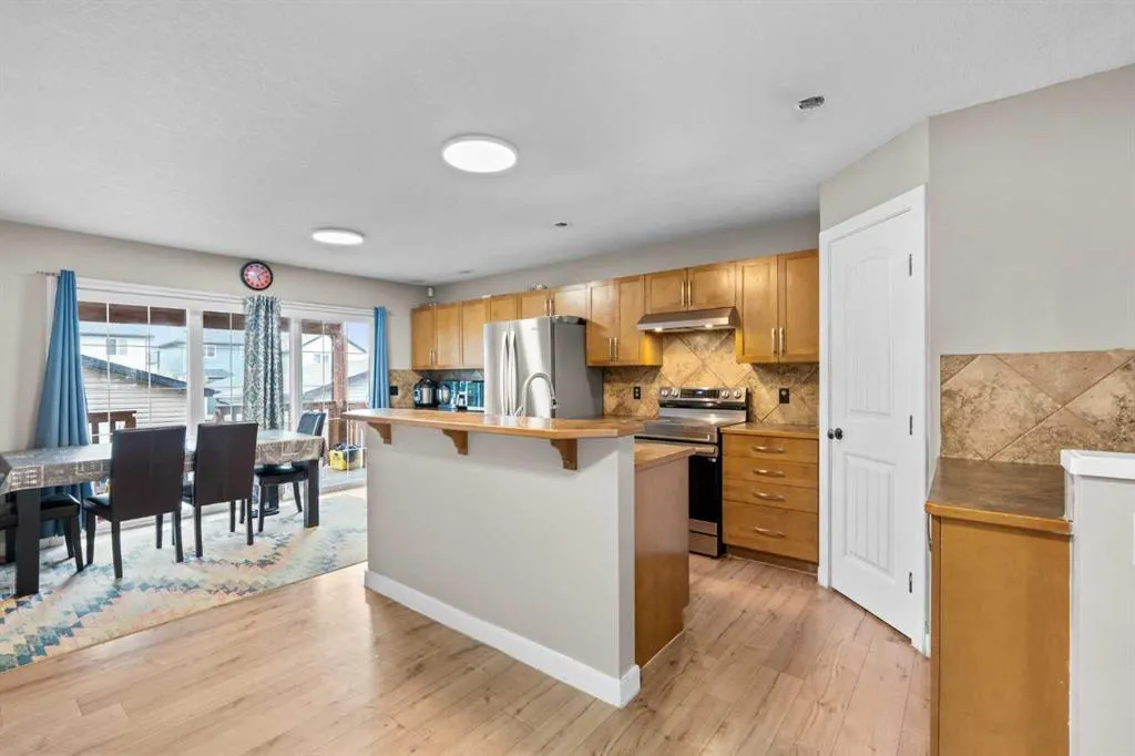 303 Saddlebrook Way NE