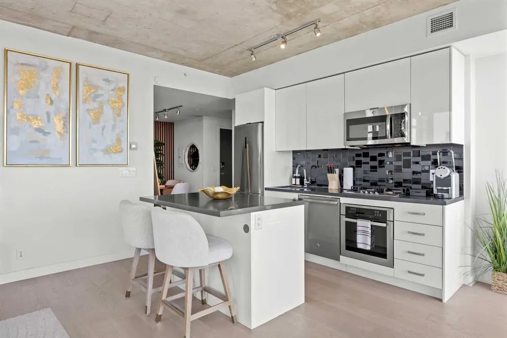 1010 6 Street SW #2702