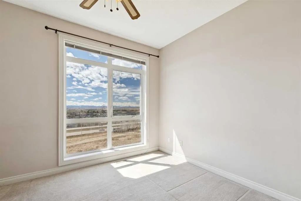 169 Rockyledge View NW #14