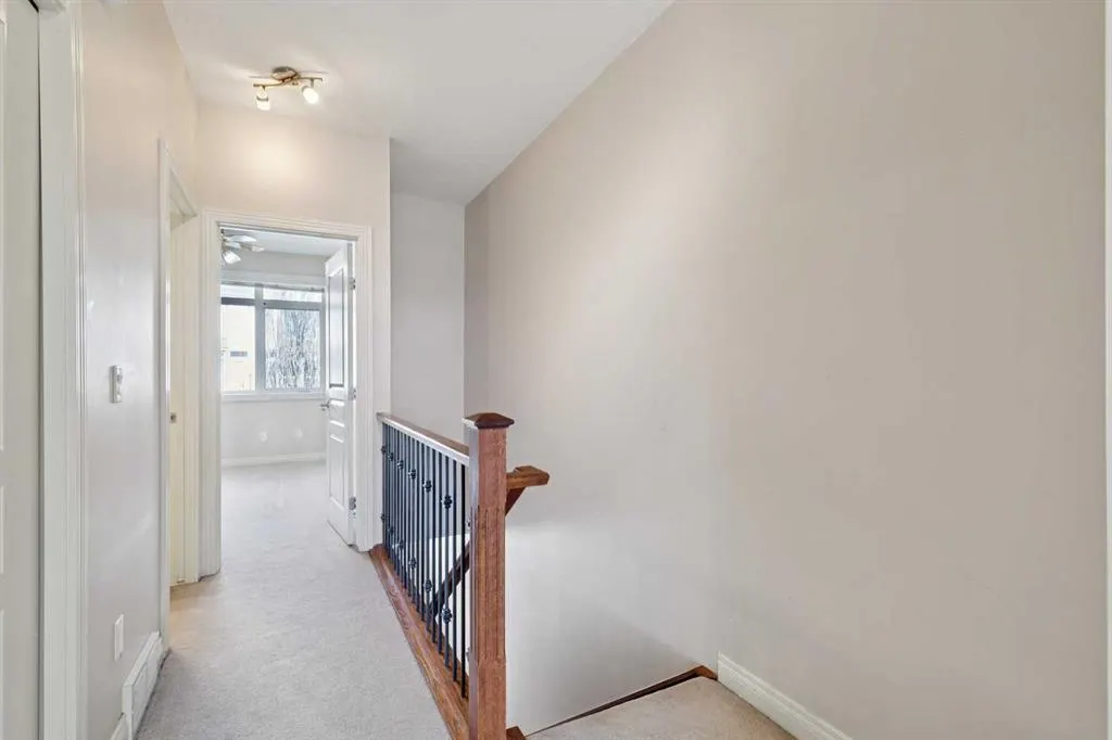 169 Rockyledge View NW #14