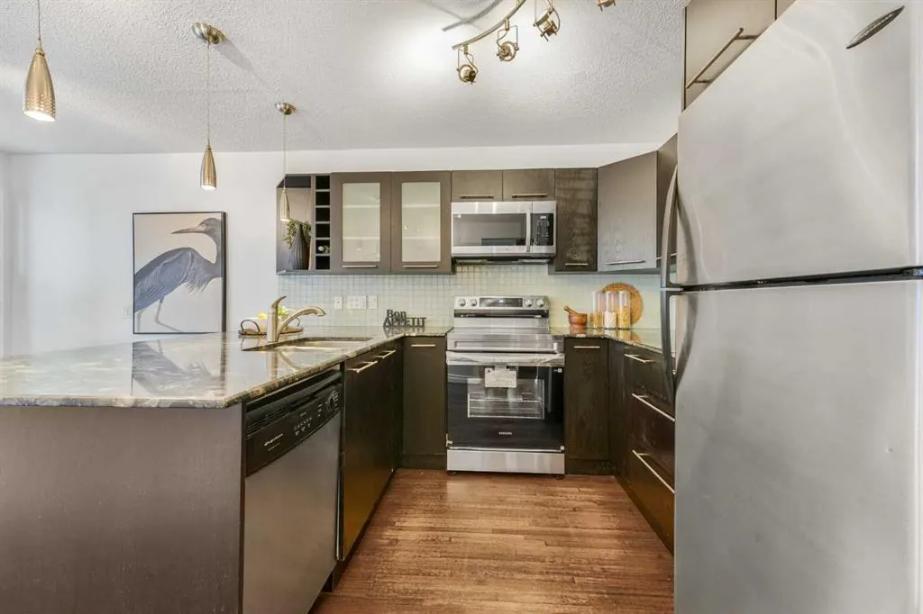 2815 Palliser Drive SW #6