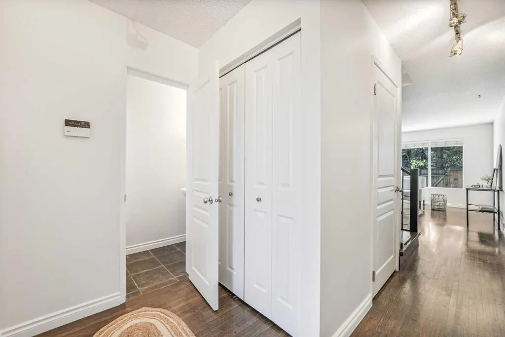 2815 Palliser Drive SW #6