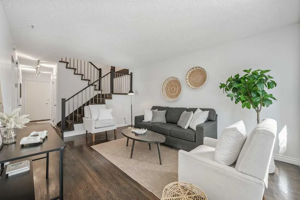 2815 Palliser Drive SW #6