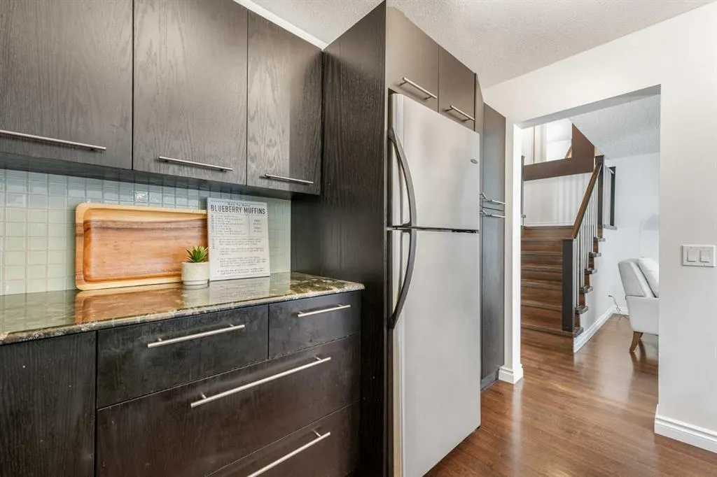 2815 Palliser Drive SW #6