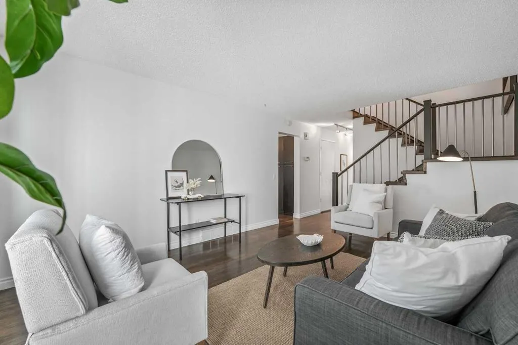 2815 Palliser Drive SW #6
