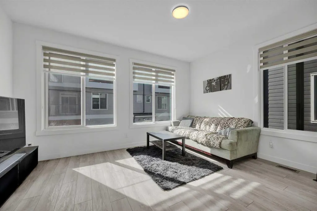 380 Seton Villas SE #152