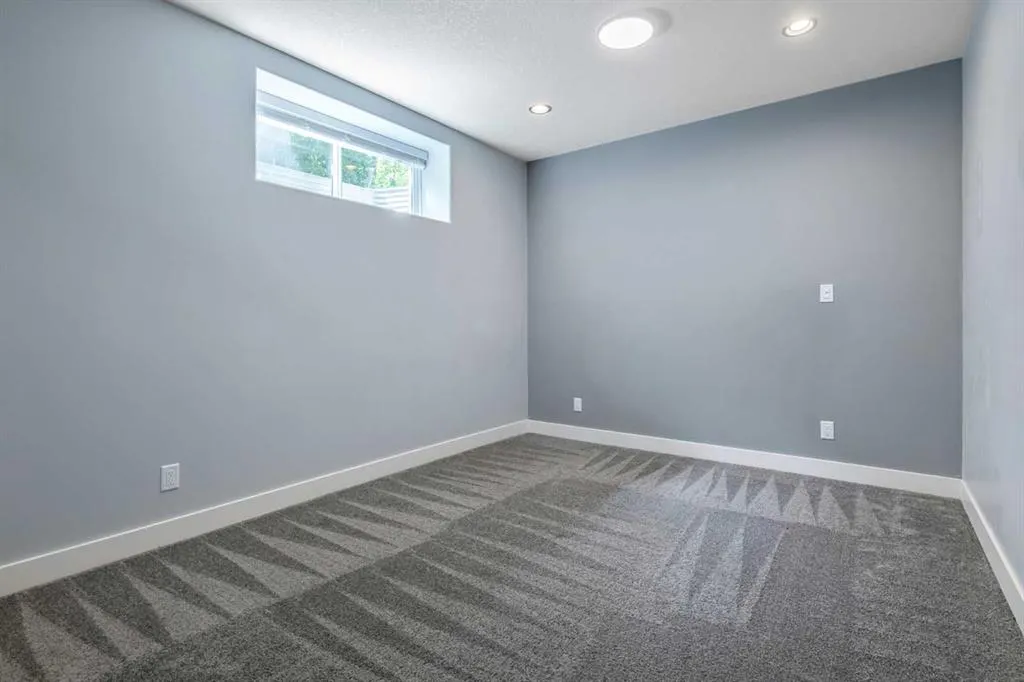 315 Mahogany Court SE
