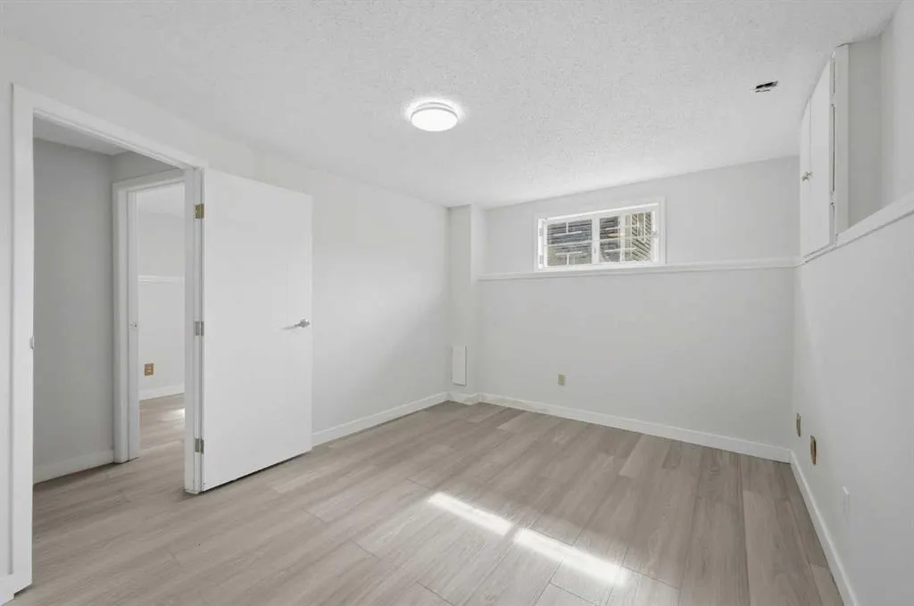 11 Martinwood Road NE