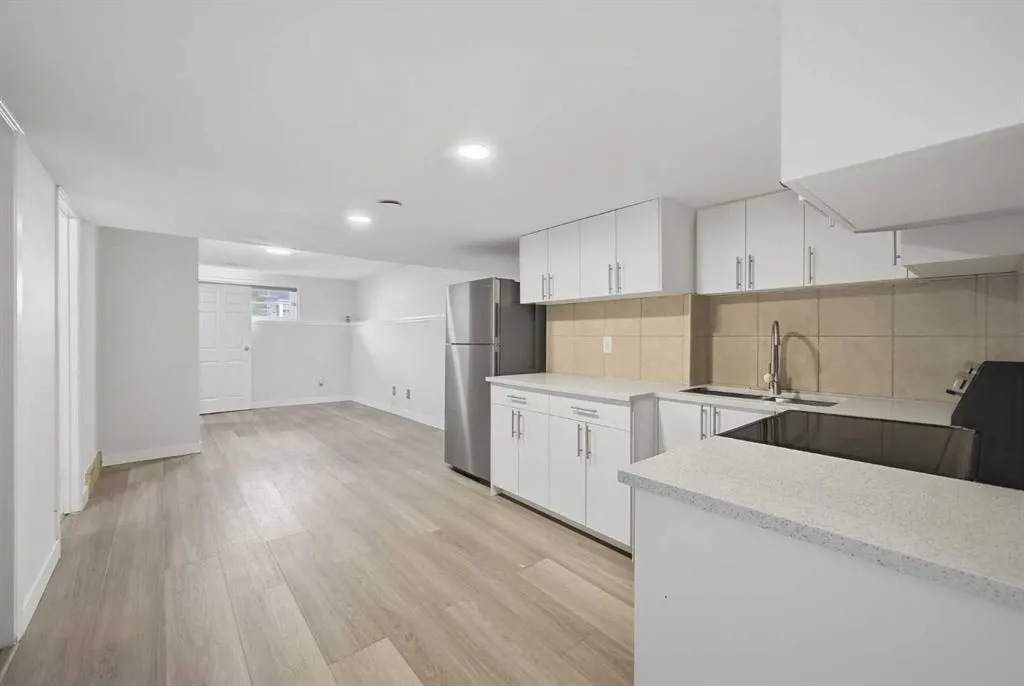 11 Martinwood Road NE