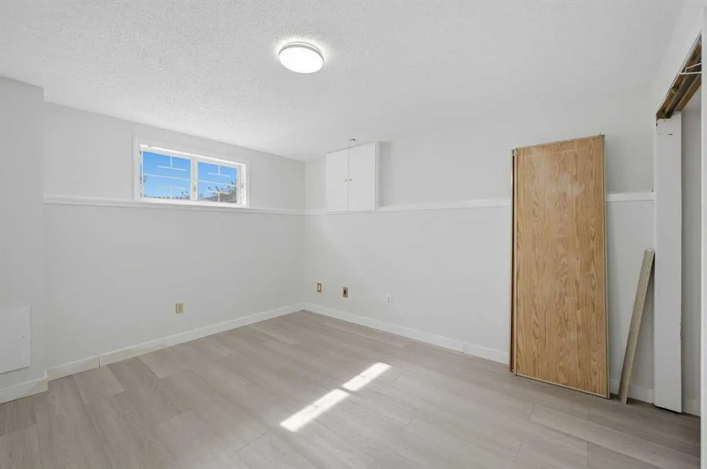 11 Martinwood Road NE
