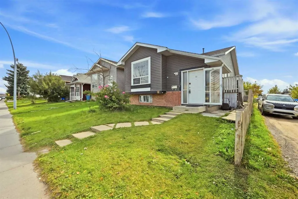 11 Martinwood Road NE