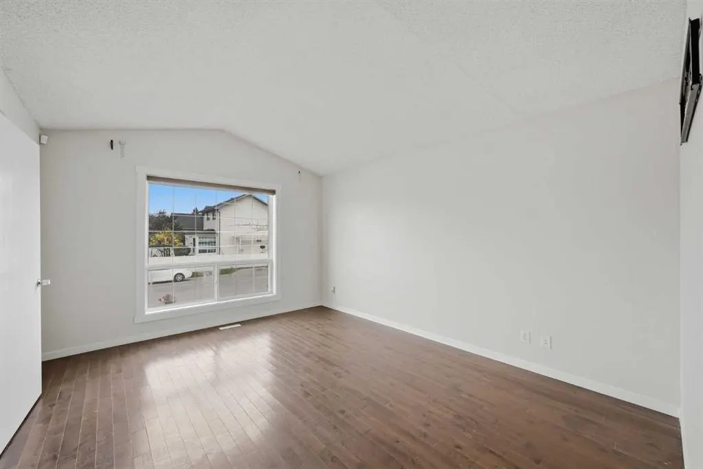 11 Martinwood Road NE