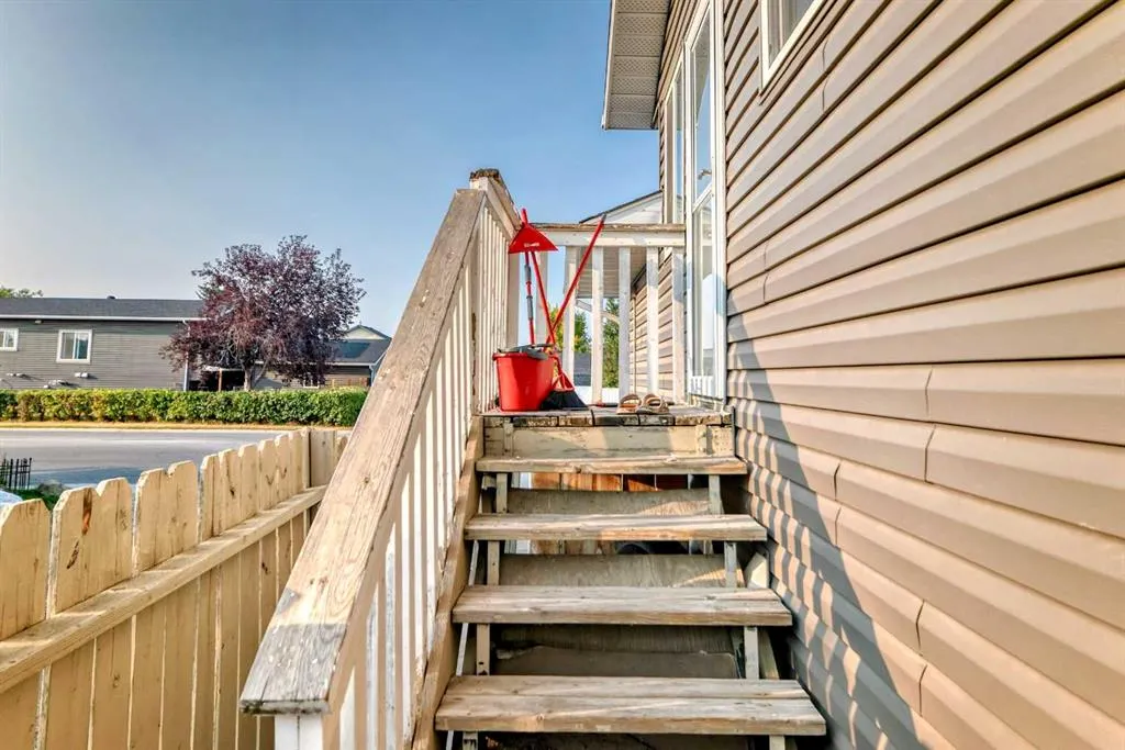 11 Martinwood Road NE