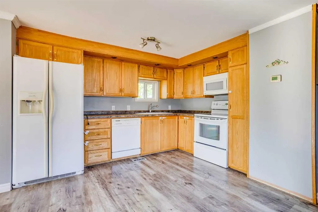 173 Cokerill Crescent