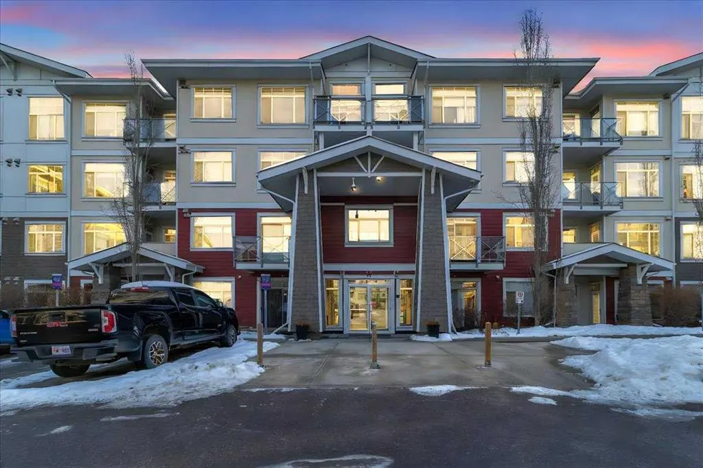 22 Auburn Bay Link SE #210