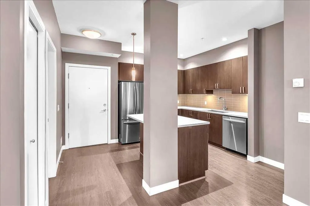 22 Auburn Bay Link SE #210